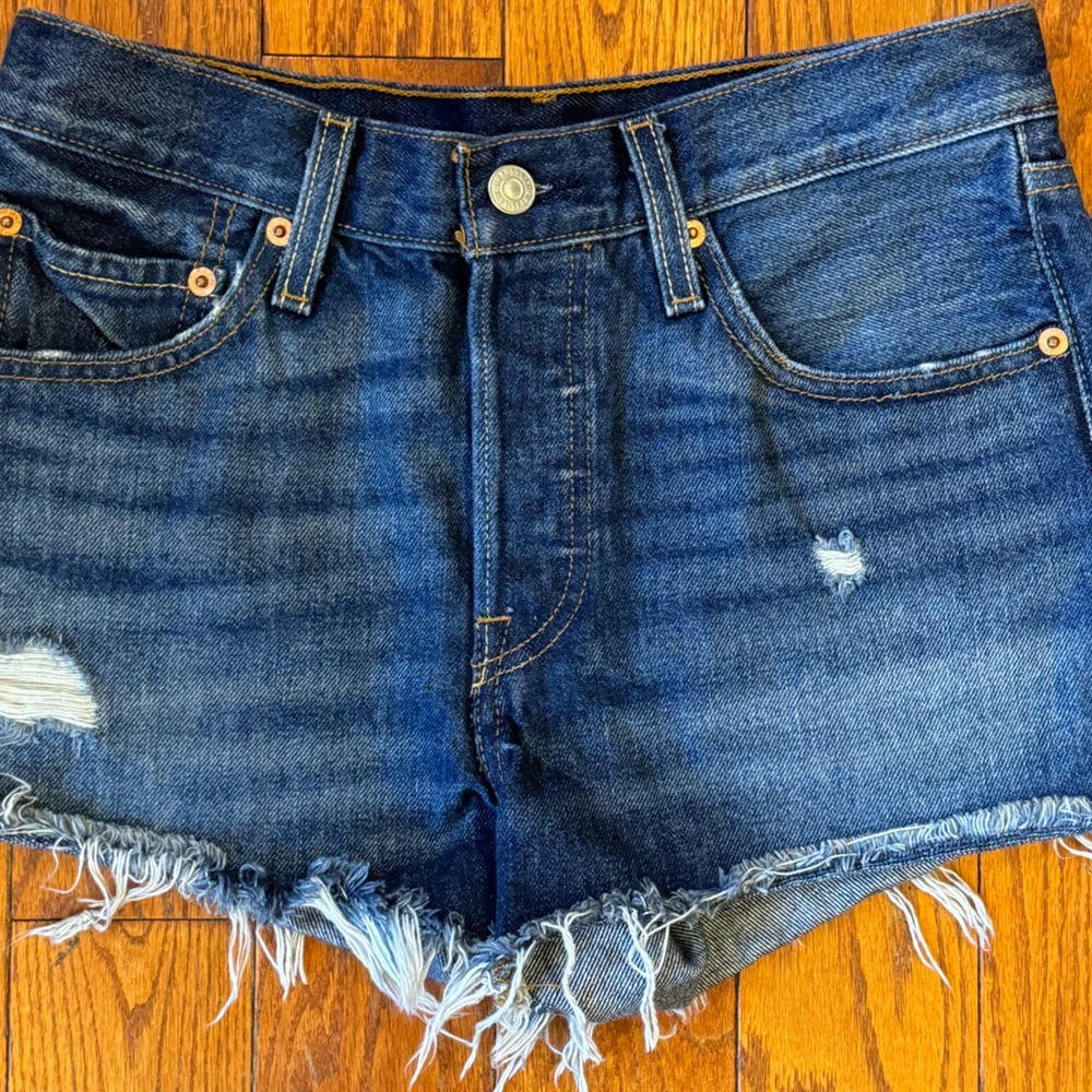 Levi Strauss - 501® ORIGINAL FIT HIGH RISE WOMEN'S SHORTS - W 36 - Picture 3 of 7